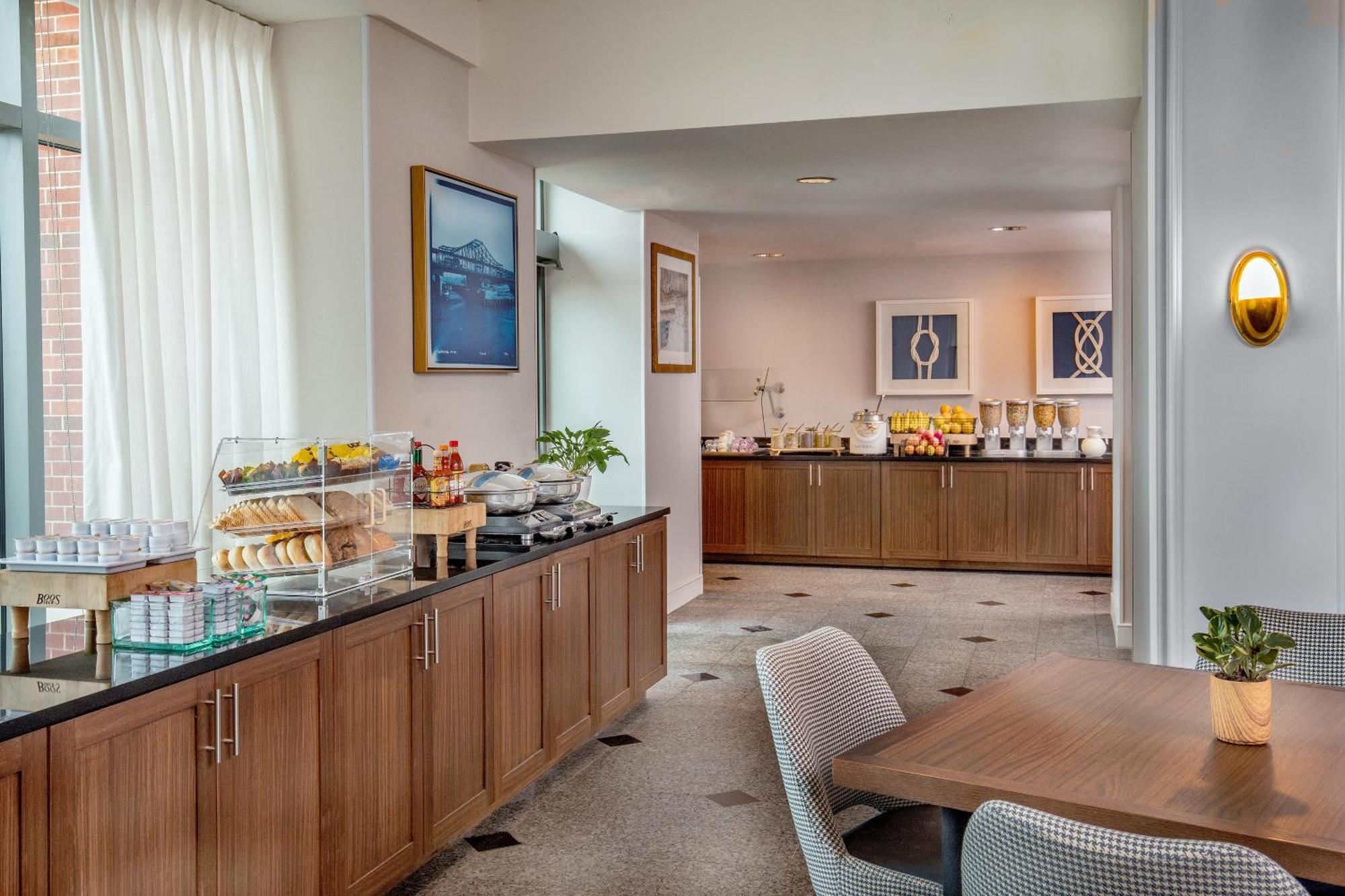 Residence Inn By Marriott Boston Harbor On Tudor Wharf מראה חיצוני תמונה
