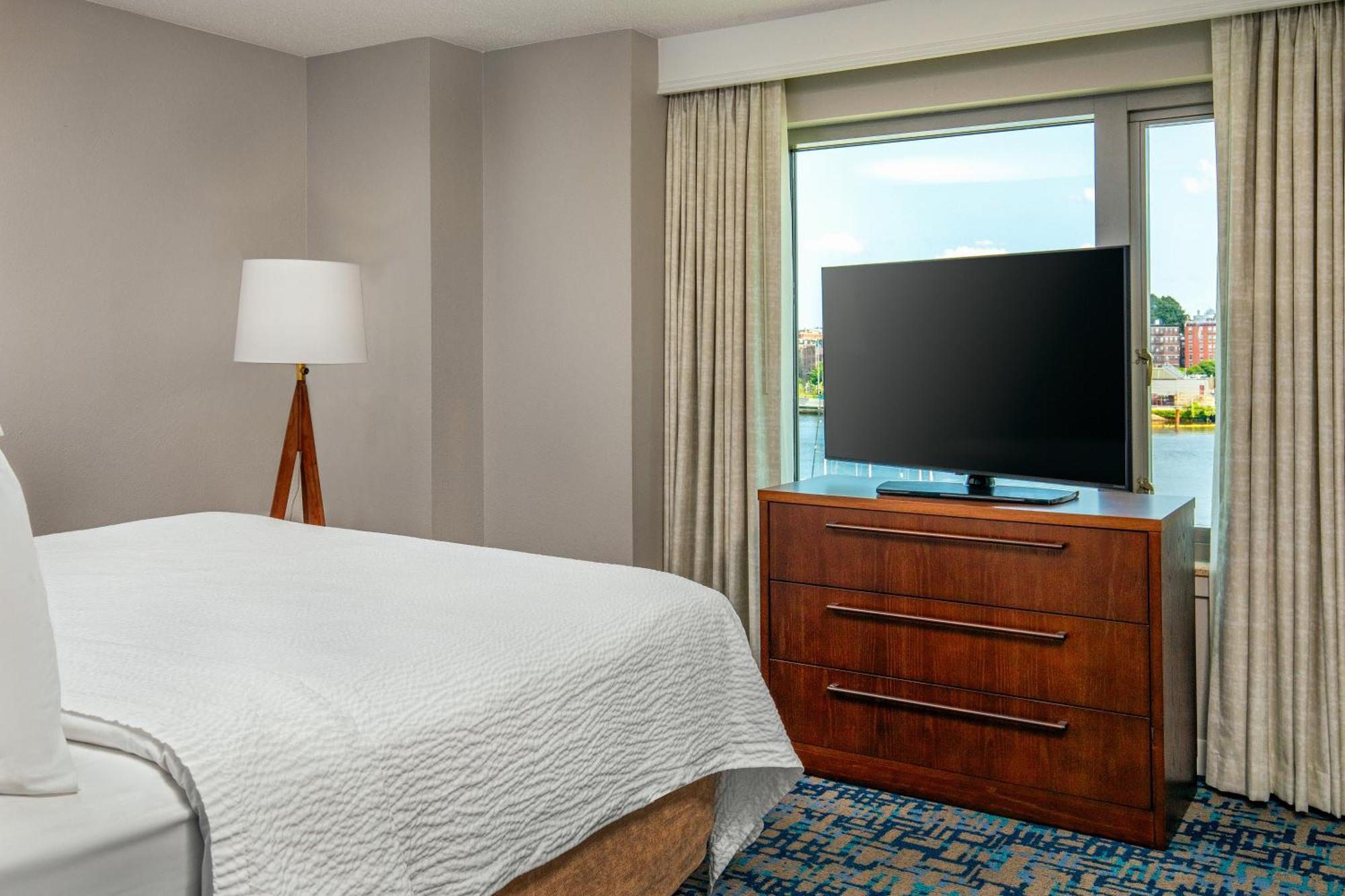 Residence Inn By Marriott Boston Harbor On Tudor Wharf מראה חיצוני תמונה